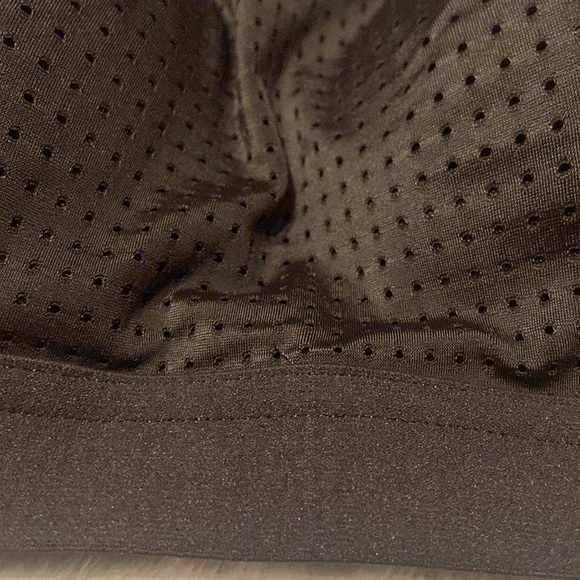 Victoria Sport Size 36C Lightweight Black Sport Bra - Picture 2 of 10